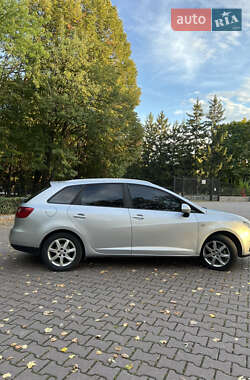 Хетчбек SEAT Ibiza 2011 в  фото 3 Хетчбек SEAT Ibiza 2011 в