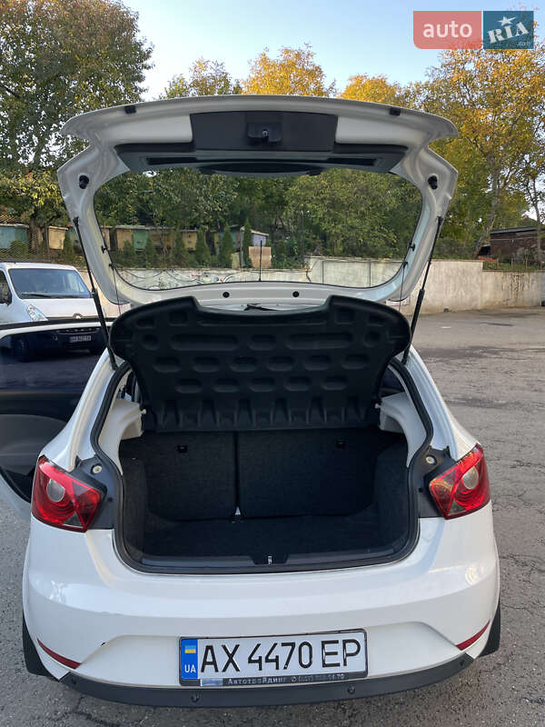 Хетчбек SEAT Ibiza 2013 в Львові фото 5 Хетчбек SEAT Ibiza 2013 в Львові