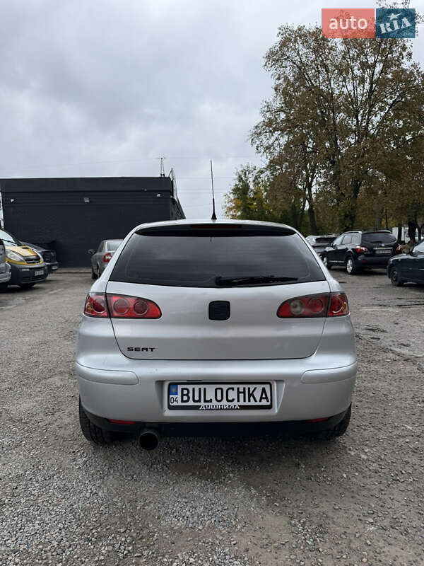 Хетчбек SEAT Ibiza 2003 в Дніпрі