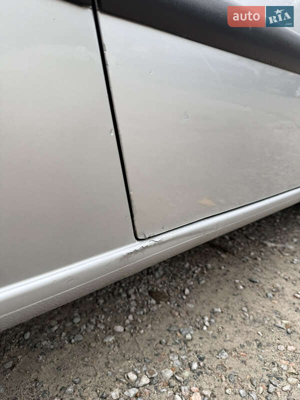 Хетчбек SEAT Ibiza 2003 в Дніпрі