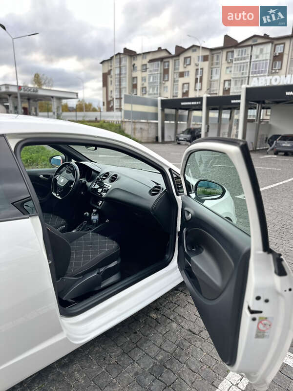 Хэтчбек SEAT Ibiza 2011 в Киеве фото 8 Хэтчбек SEAT Ibiza 2011 в Киеве