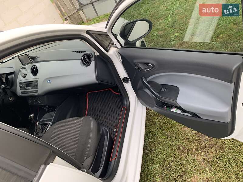 Хетчбек SEAT Ibiza 2013 в Києві фото 7 Хетчбек SEAT Ibiza 2013 в Києві
