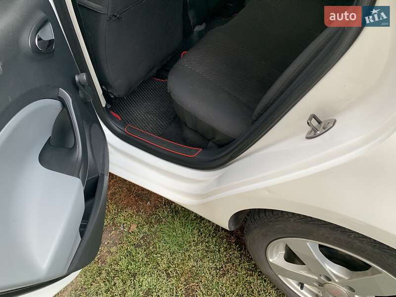 Хетчбек SEAT Ibiza 2013 в Києві фото 10 Хетчбек SEAT Ibiza 2013 в Києві