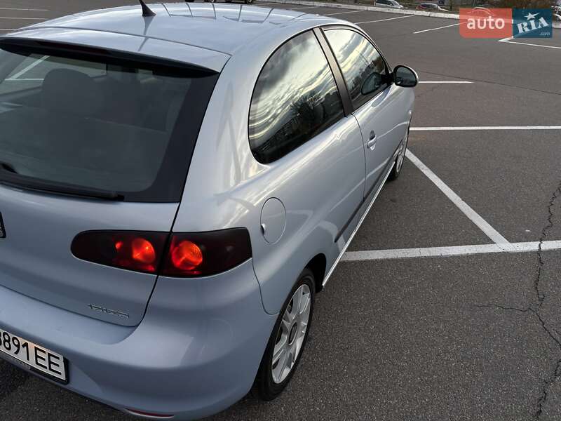 Хэтчбек SEAT Ibiza 2004 в Киеве