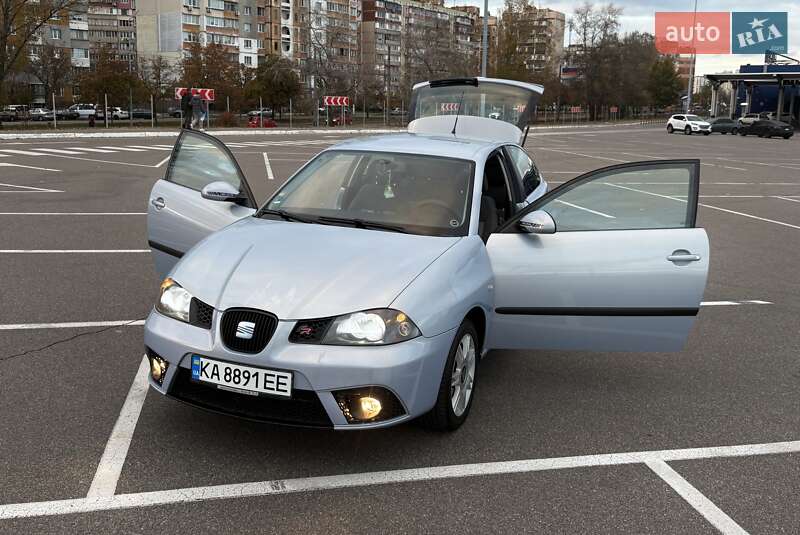 Хэтчбек SEAT Ibiza 2004 в Киеве