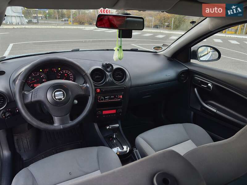 Хэтчбек SEAT Ibiza 2004 в Киеве