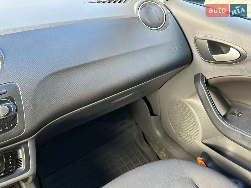Хэтчбек SEAT Ibiza 2011 в Одессе фото 16 Хэтчбек SEAT Ibiza 2011 в Одессе