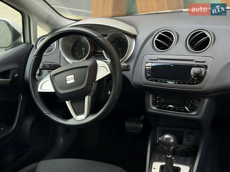 Хэтчбек SEAT Ibiza 2010 в Луцке фото 12 Хэтчбек SEAT Ibiza 2010 в Луцке