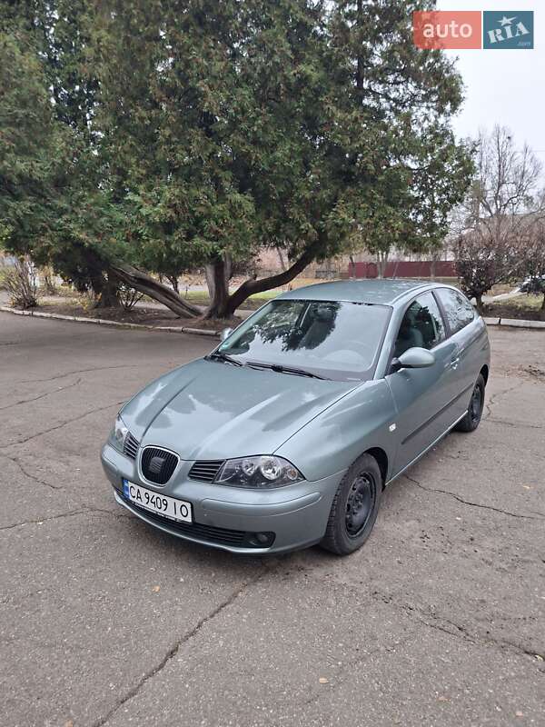 Хэтчбек SEAT Ibiza 2002 в Смеле фото Хэтчбек SEAT Ibiza 2002 в Смеле