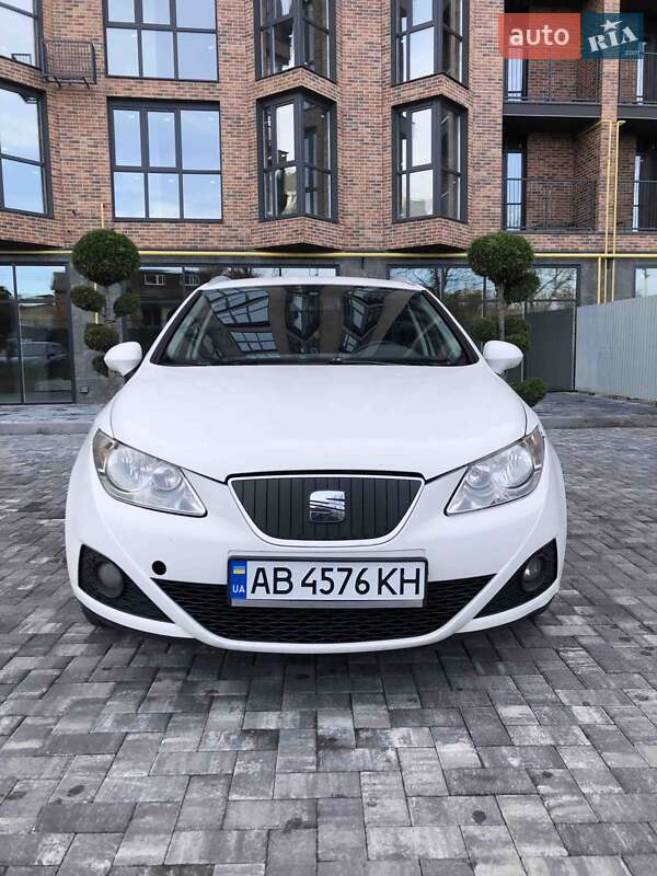 SEAT Ibiza 2011 SEAT Ibiza 2011
