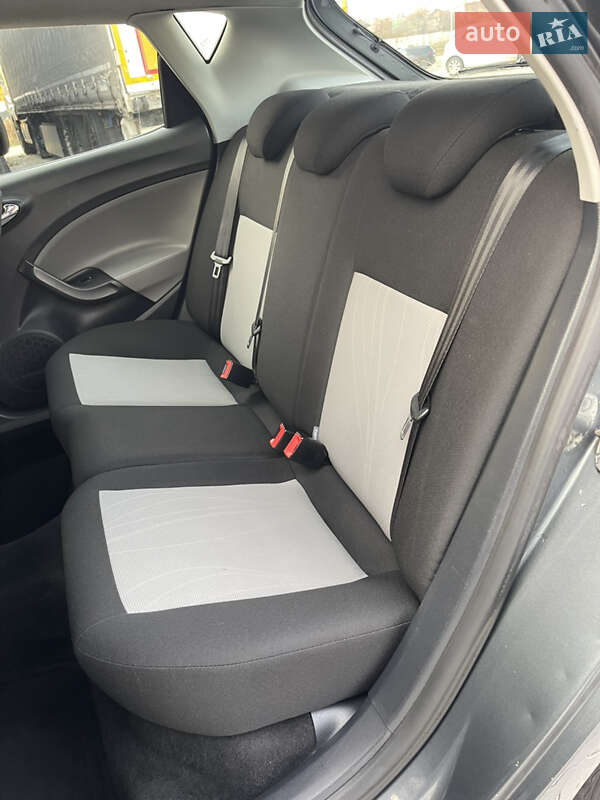 Хэтчбек SEAT Ibiza 2012 в Луцке фото 24 Хэтчбек SEAT Ibiza 2012 в Луцке