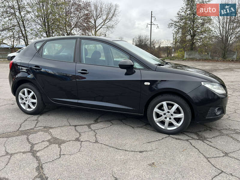 Хэтчбек SEAT Ibiza 2011 в Хороле фото 8 Хэтчбек SEAT Ibiza 2011 в Хороле