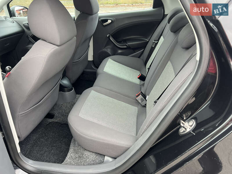 Хэтчбек SEAT Ibiza 2011 в Хороле фото 15 Хэтчбек SEAT Ibiza 2011 в Хороле