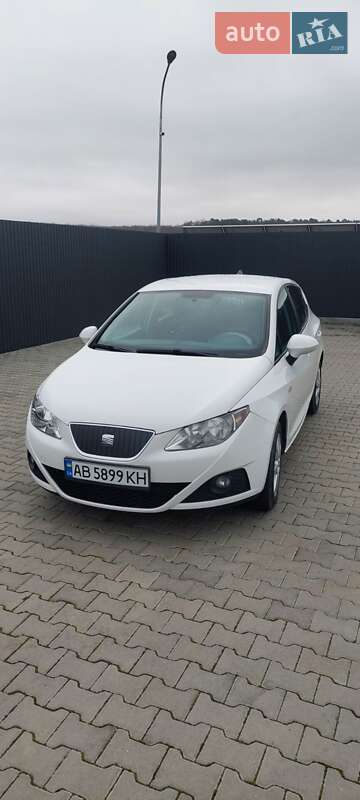 Хэтчбек SEAT Ibiza 2011 в Летичеве фото Хэтчбек SEAT Ibiza 2011 в Летичеве