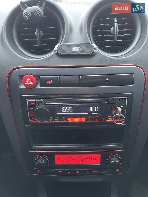 Хэтчбек SEAT Ibiza 2007 в Запорожье