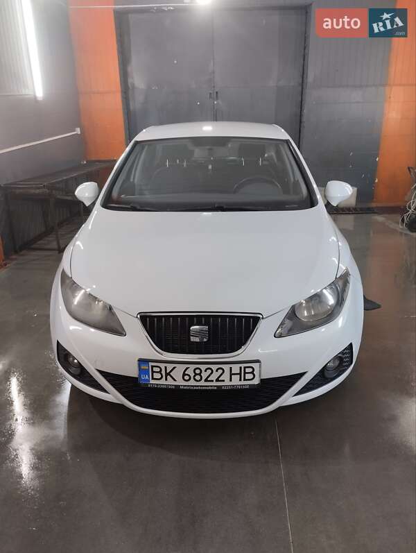 Хэтчбек SEAT Ibiza 2011 в Ровно фото 4 Хэтчбек SEAT Ibiza 2011 в Ровно
