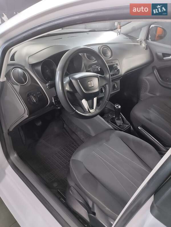 Хэтчбек SEAT Ibiza 2011 в Ровно фото 12 Хэтчбек SEAT Ibiza 2011 в Ровно