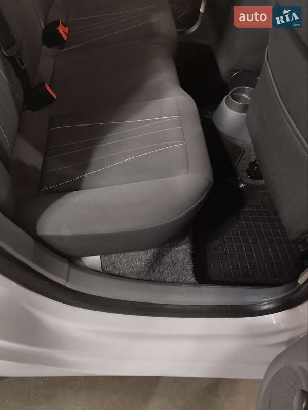 Хэтчбек SEAT Ibiza 2011 в Ровно фото 19 Хэтчбек SEAT Ibiza 2011 в Ровно