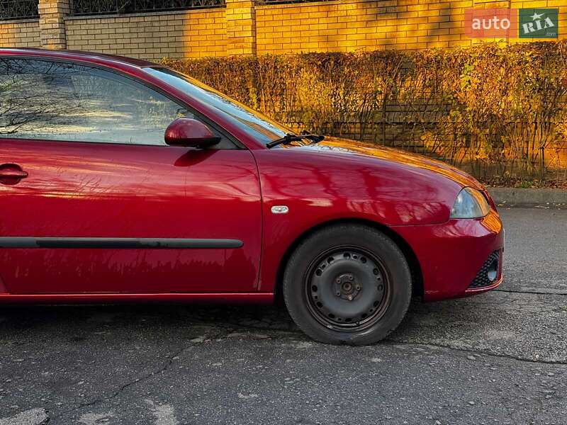 Хэтчбек SEAT Ibiza 2008 в Киеве