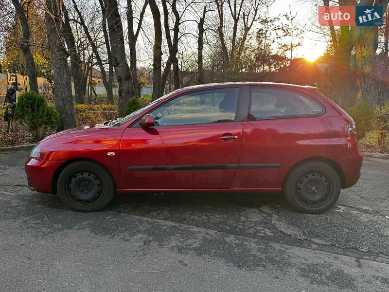 Хэтчбек SEAT Ibiza 2008 в Киеве
