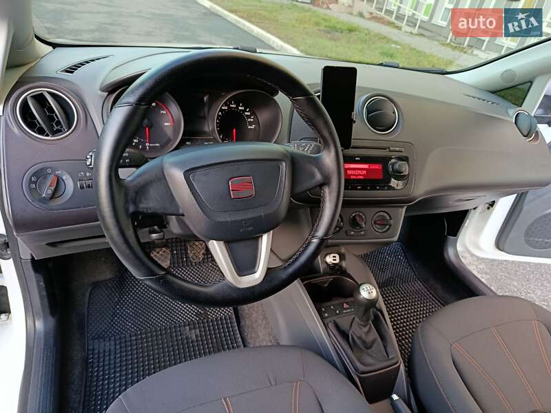 Хэтчбек SEAT Ibiza 2010 в Харькове