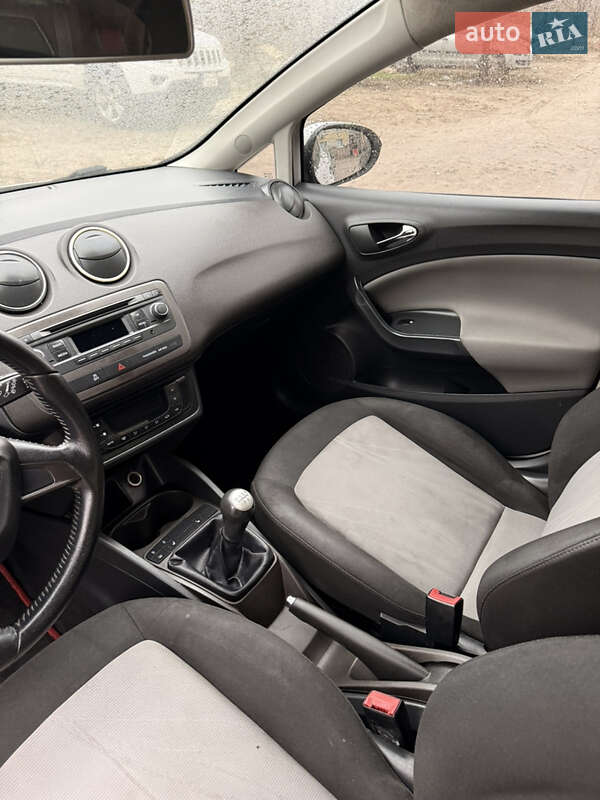 Хэтчбек SEAT Ibiza 2013 в Киеве фото 26 Хэтчбек SEAT Ibiza 2013 в Киеве