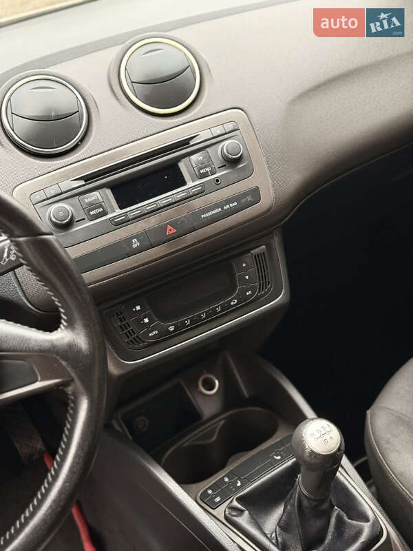 Хэтчбек SEAT Ibiza 2013 в Киеве фото 29 Хэтчбек SEAT Ibiza 2013 в Киеве