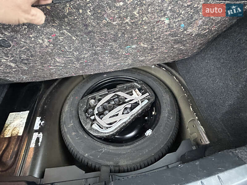 Хетчбек SEAT Ibiza 2011 в Павлограді