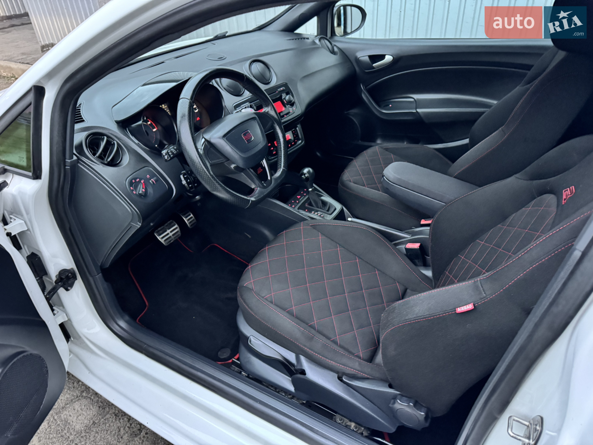 2010 SEAT Ibiza - мініатюра 14