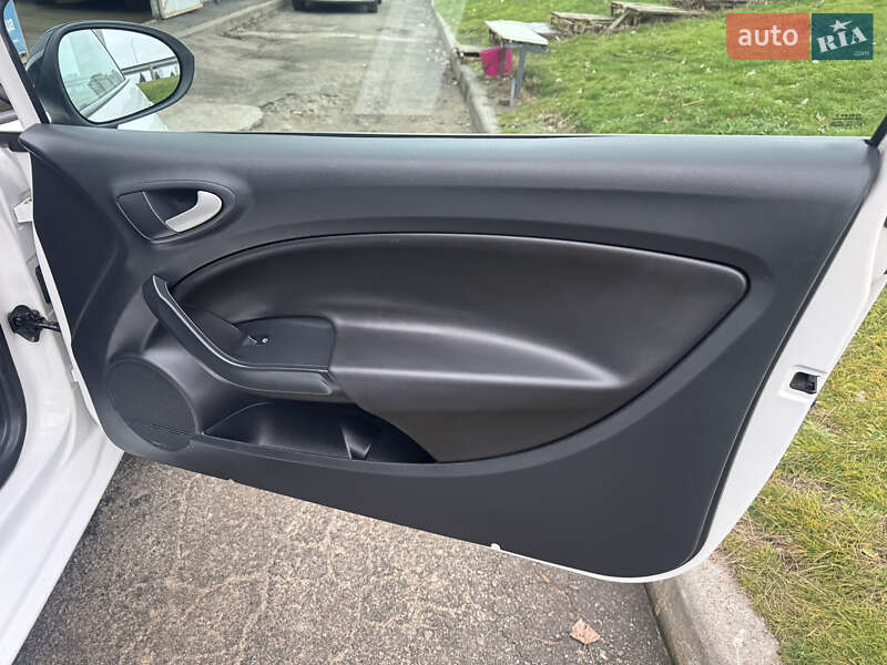 Хэтчбек SEAT Ibiza 2010 в Киеве фото 22 Хэтчбек SEAT Ibiza 2010 в Киеве