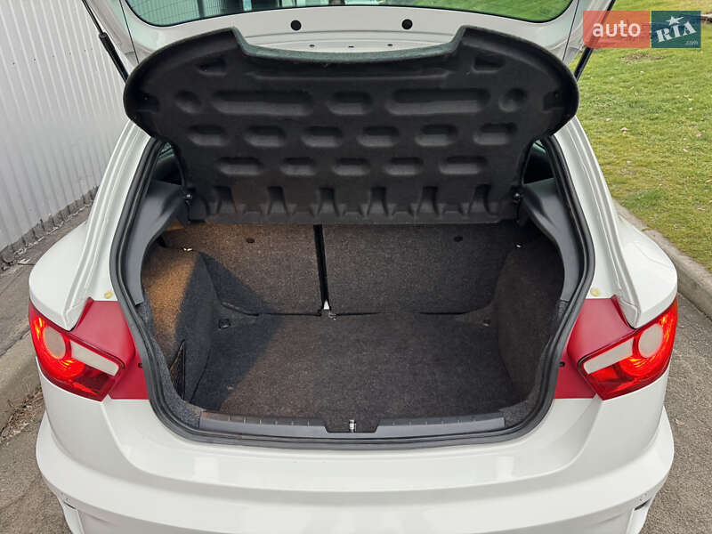 Хэтчбек SEAT Ibiza 2010 в Киеве фото 35 Хэтчбек SEAT Ibiza 2010 в Киеве