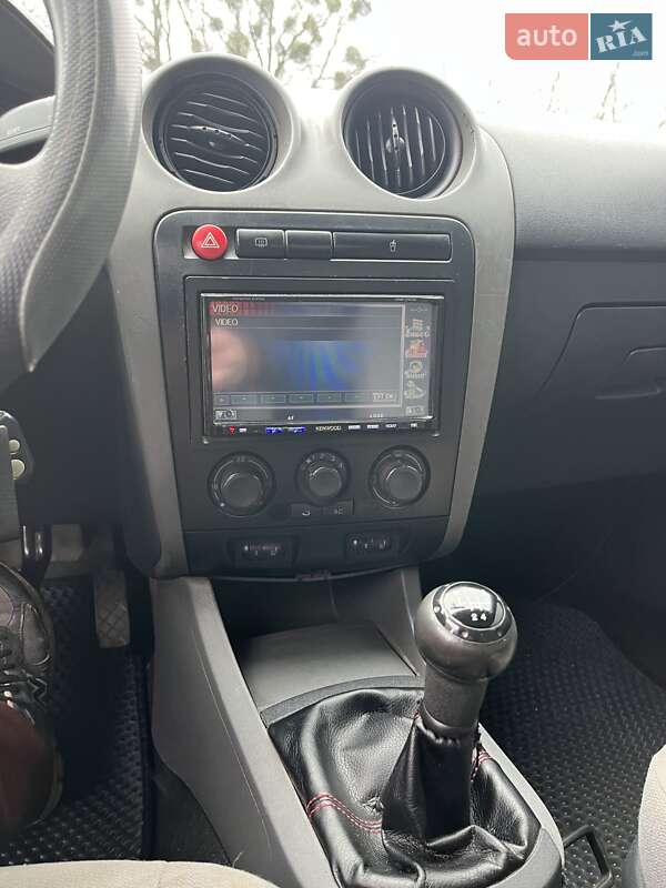 Хэтчбек SEAT Ibiza 2004 в Смеле фото 28 Хэтчбек SEAT Ibiza 2004 в Смеле