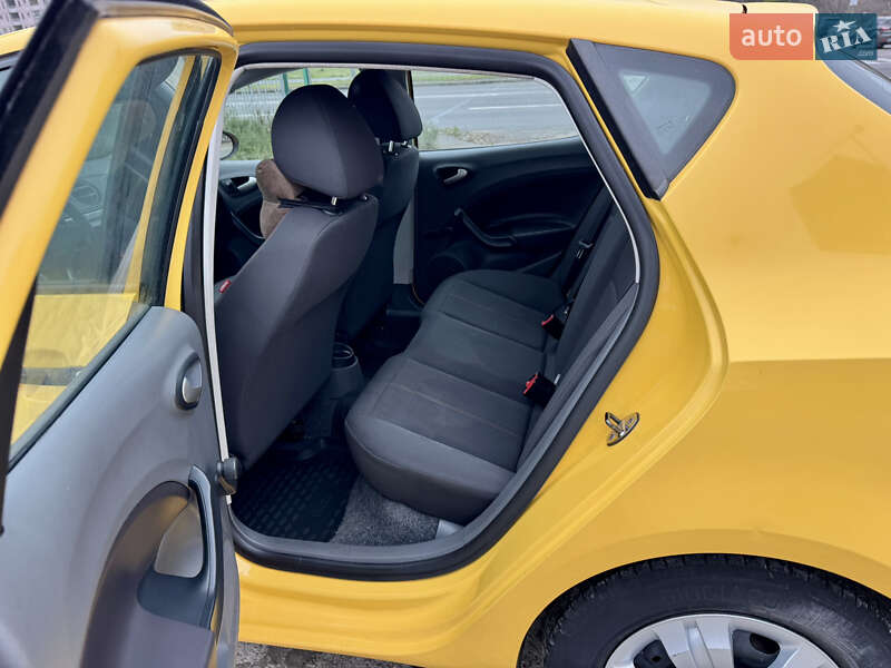 Хетчбек SEAT Ibiza 2011 в Києві