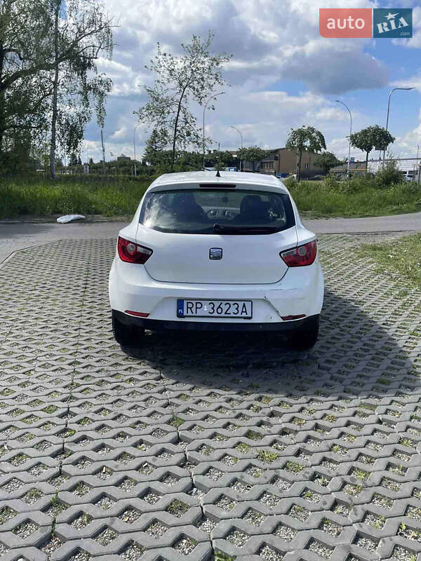 Хэтчбек SEAT Ibiza 2011 в Вараше