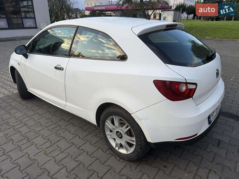 Хэтчбек SEAT Ibiza 2011 в Вараше