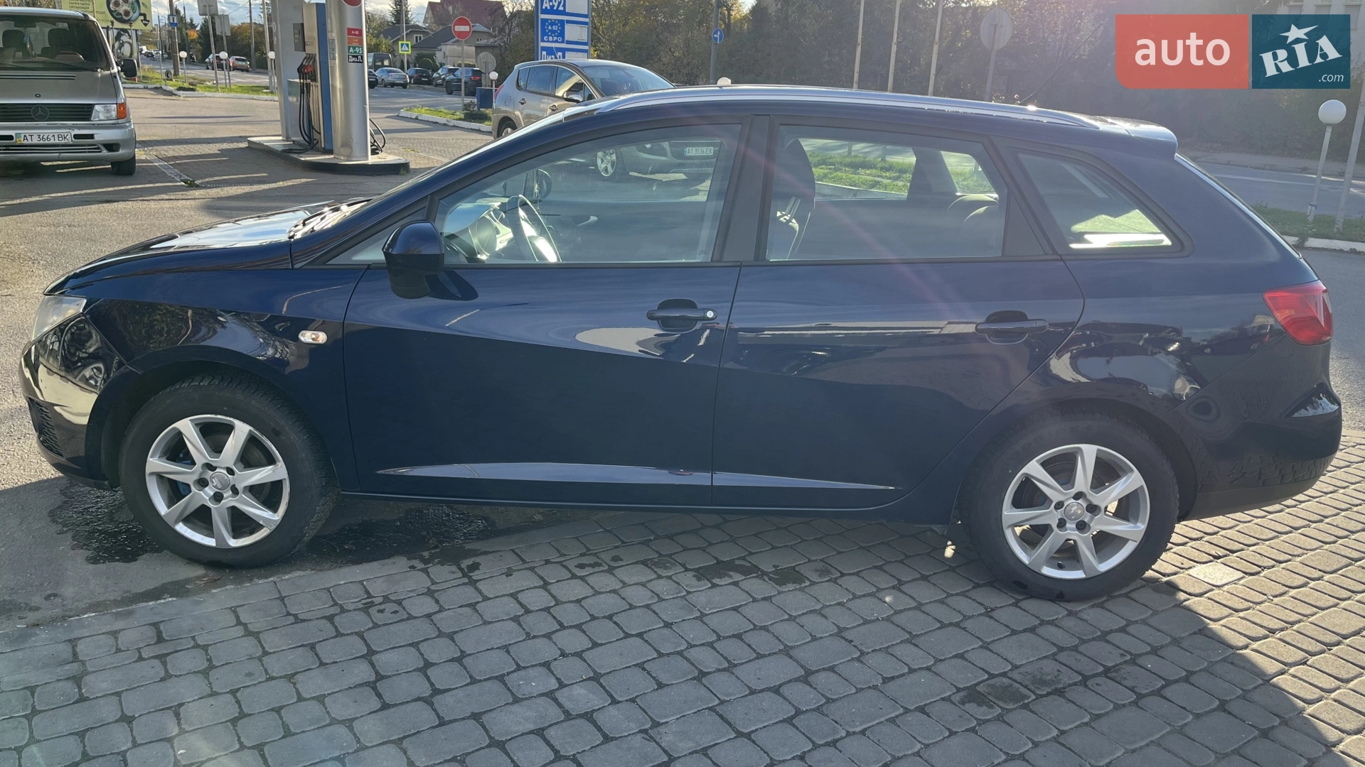 2011 SEAT Ibiza - мініатюра 3