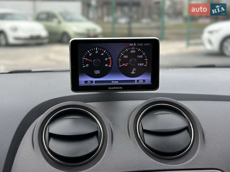 Хэтчбек SEAT Ibiza 2013 в Шептицькому