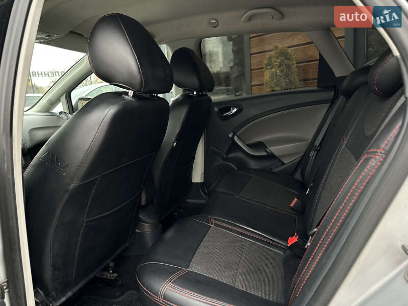 Хэтчбек SEAT Ibiza 2013 в Шептицькому