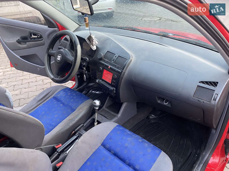 Хэтчбек SEAT Ibiza 1999 в Черновцах