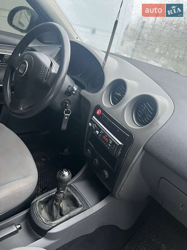 Хетчбек SEAT Ibiza 2003 в Вишгороді