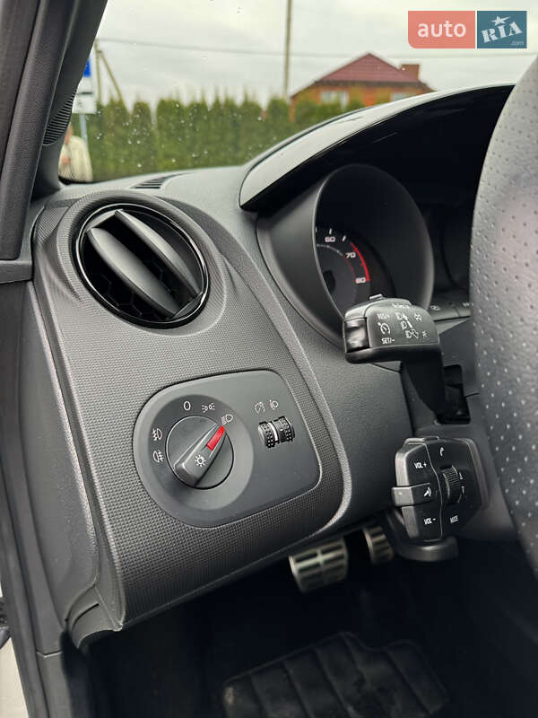 Хетчбек SEAT Ibiza 2011 в Луцьку