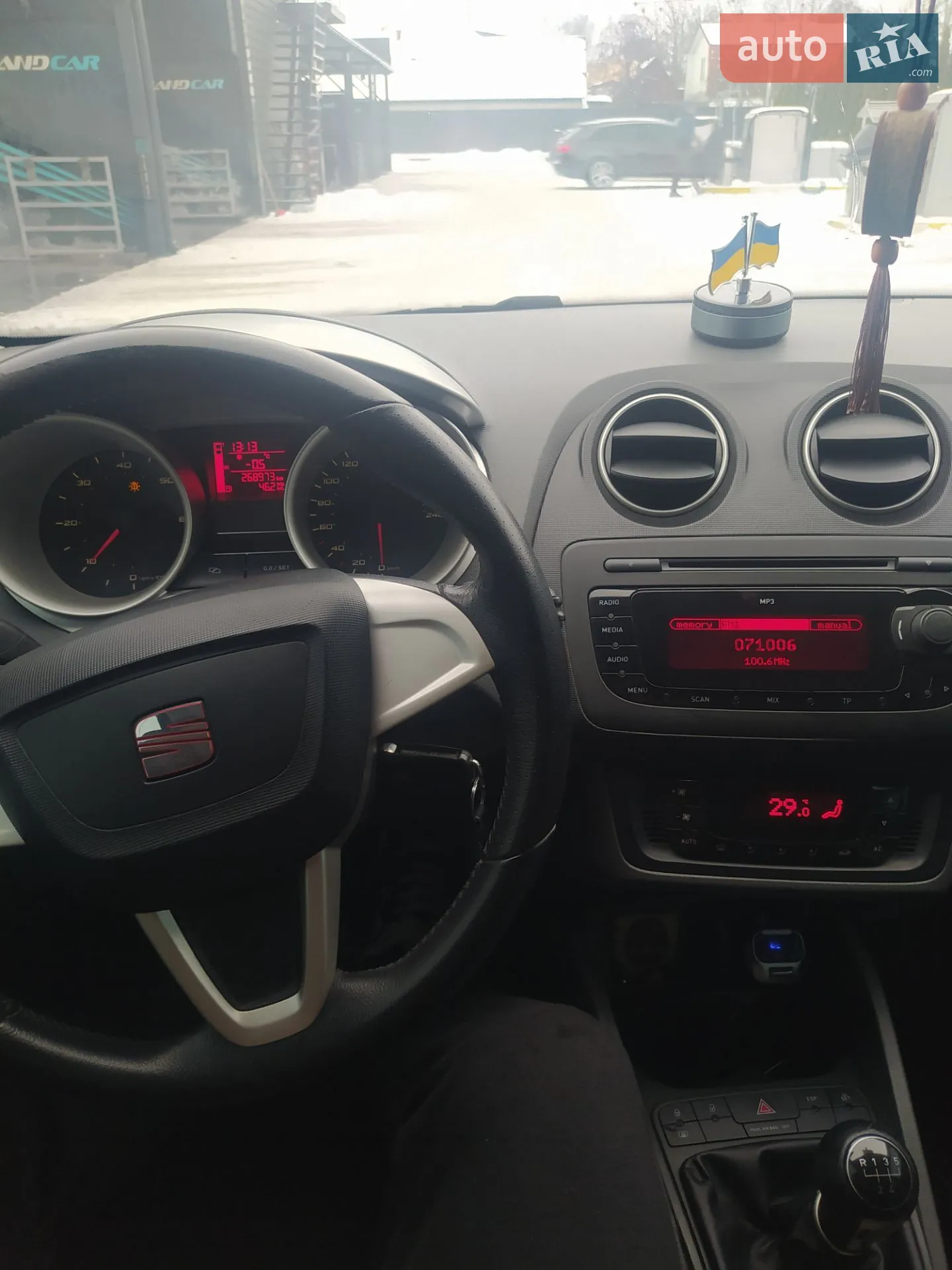 2011 SEAT Ibiza - мініатюра 8