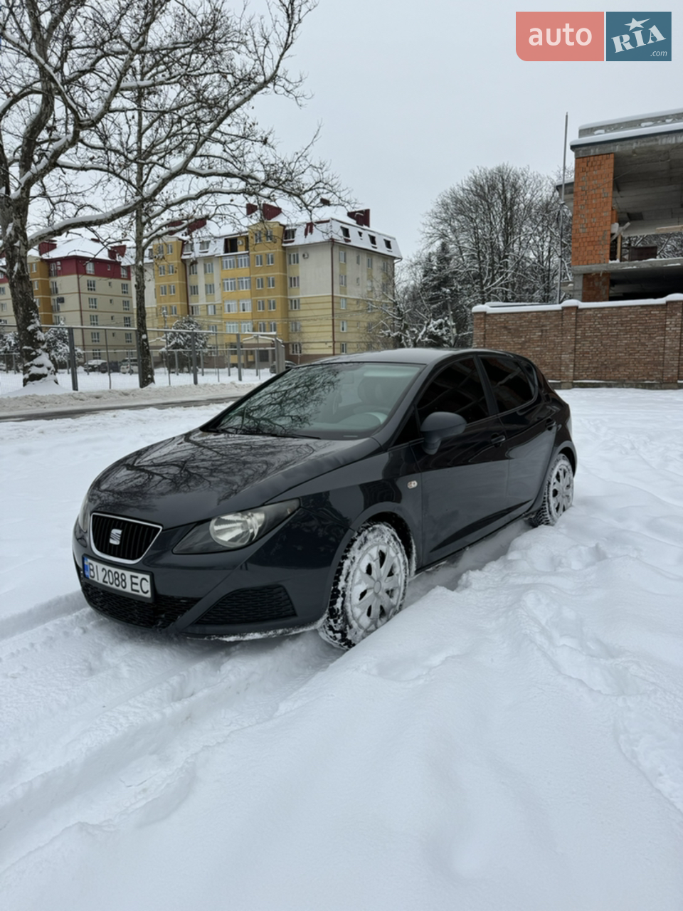 Продам машинку, в доброму технічному та візуальному стані, мотор робить тихенько без по сторонніх звуків, кузов також в гарному стані без жодних рижиків і так далі, тому кого цікавить гарний автомобіль дзвоніть будемо домовлятися)))