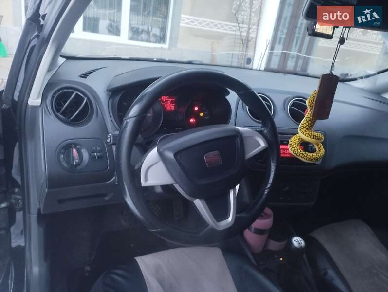 Хэтчбек SEAT Ibiza 2011 в Снятине