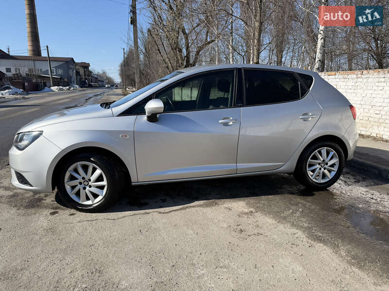 Хэтчбек SEAT Ibiza 2015 в Звягеле фото 2 Хэтчбек SEAT Ibiza 2015 в Звягеле