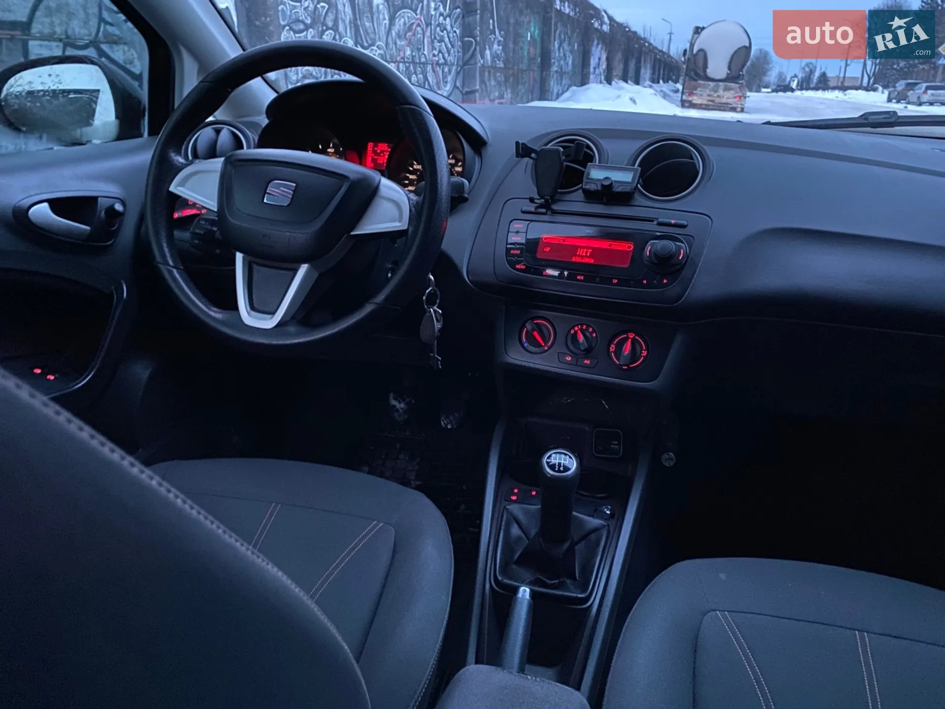 2011 SEAT Ibiza - мініатюра 16