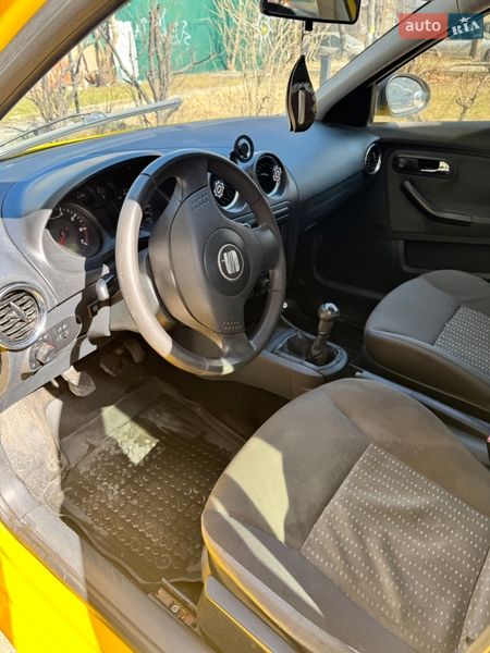 Хэтчбек SEAT Ibiza 2004 в Киеве