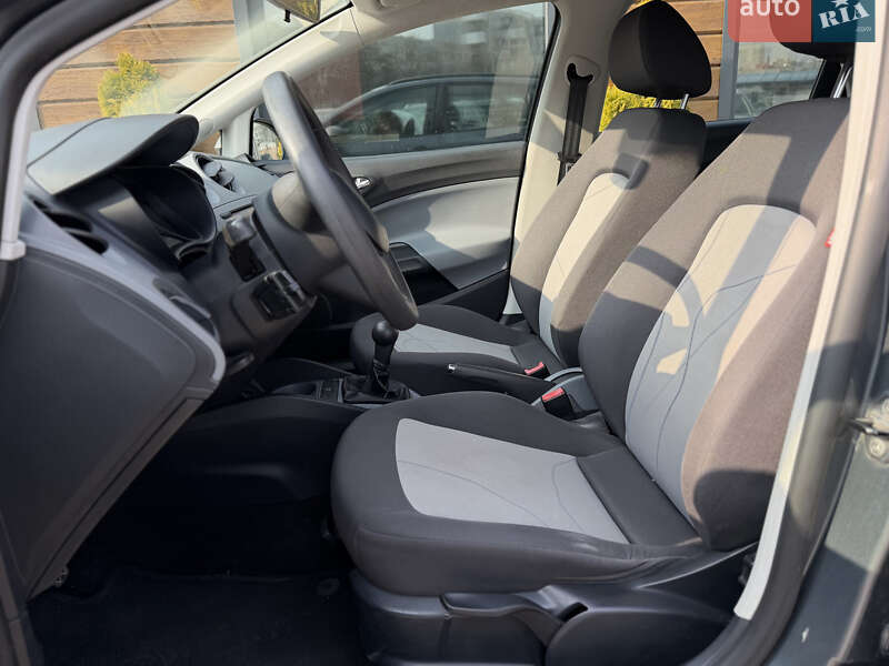 Хэтчбек SEAT Ibiza 2013 в Шептицькому