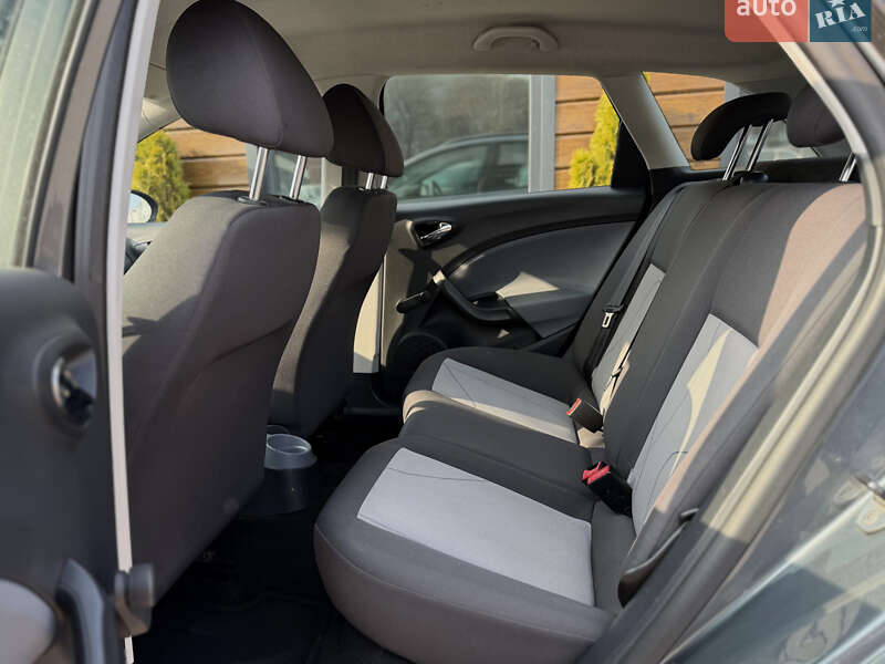 Хэтчбек SEAT Ibiza 2013 в Шептицькому