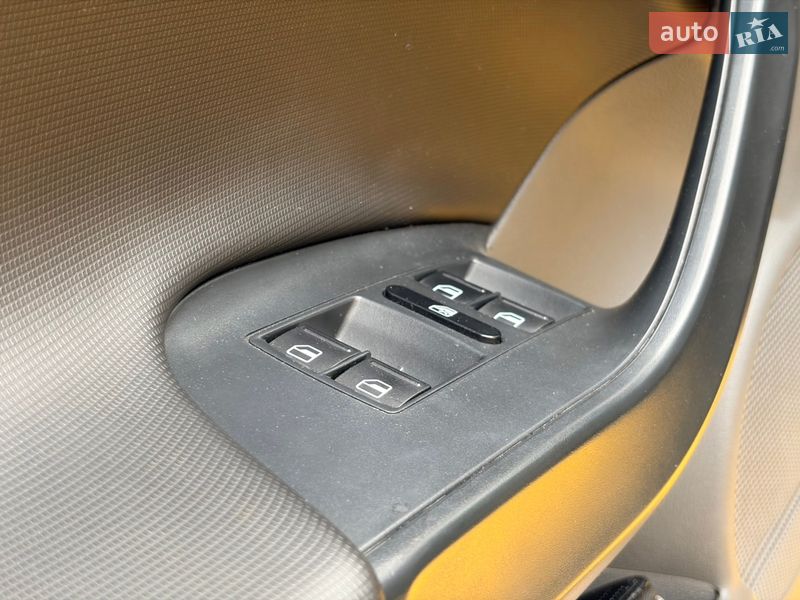 Хетчбек SEAT Ibiza 2010 в Стрию